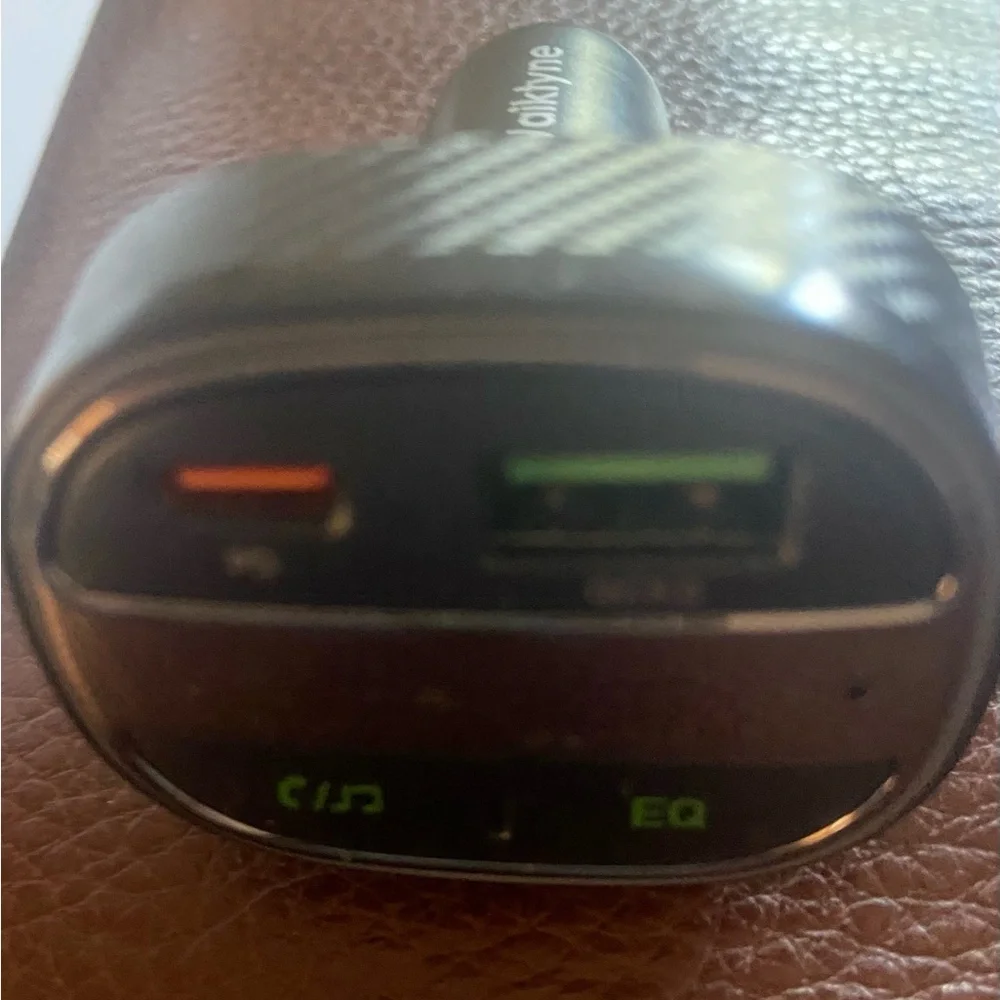 Wireless fm transmitter fast car charger. EUC